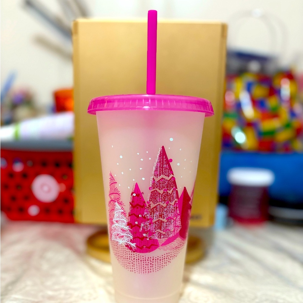 Starbucks Reusable Pink Christmas Tree Holiday Reusable Cup Lid Straw
